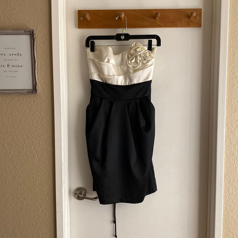 Black and ivory dress, windsor size juniors 5, worn once.